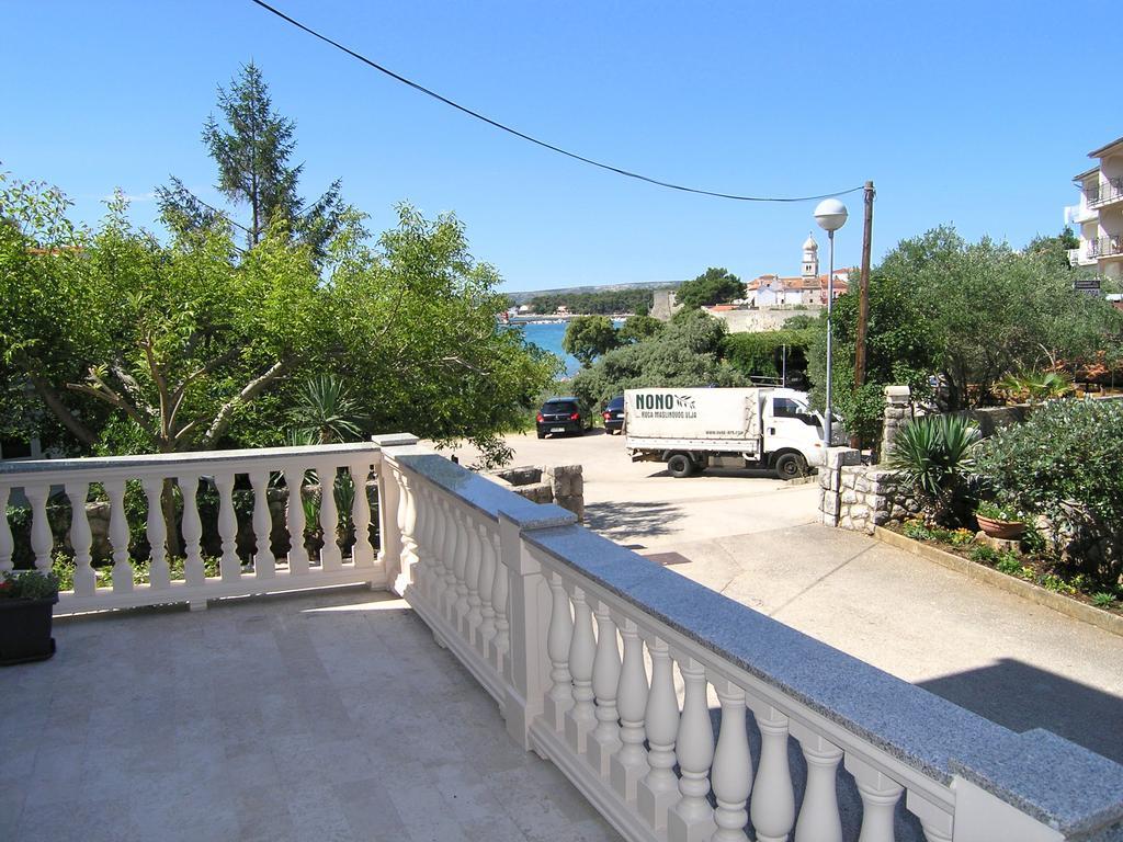Apartment Julija Krk Town Exterior photo